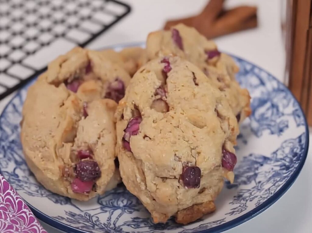 Grandma’s Rhubarb Pie Cookies